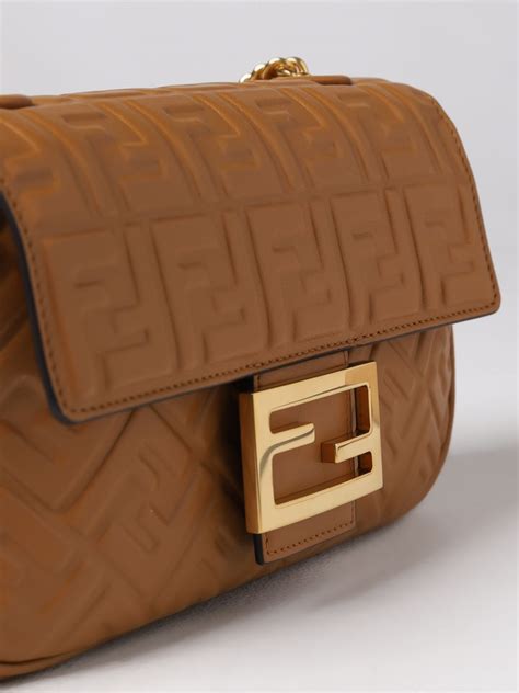 prima borsa baguette fendi|baguette fendi boston.